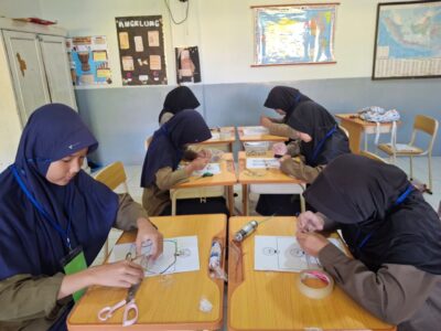 Ujian Praktik IPA: Rangkaian Listrik Seri dan Paralel