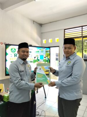 Pembagian Rapor Perdana Guru Jadi Langkah Evaluasi Kinerja di SDS Muhammadiyah 03 Cileungsi
