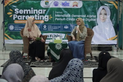 Jihan Fahira Sampaikan Pendidikan Terbaik Generasi Alpha Pada Seminar Parenting SD Mugaci